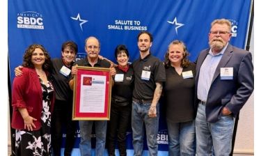 Senator Marie Alvarado-Gil Presents  Senator’s Choice Award to Teresa’s Place of Jackson